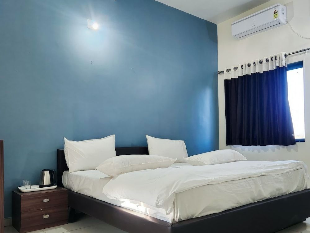 Vanbhoomi Resort Deluxe Room 2