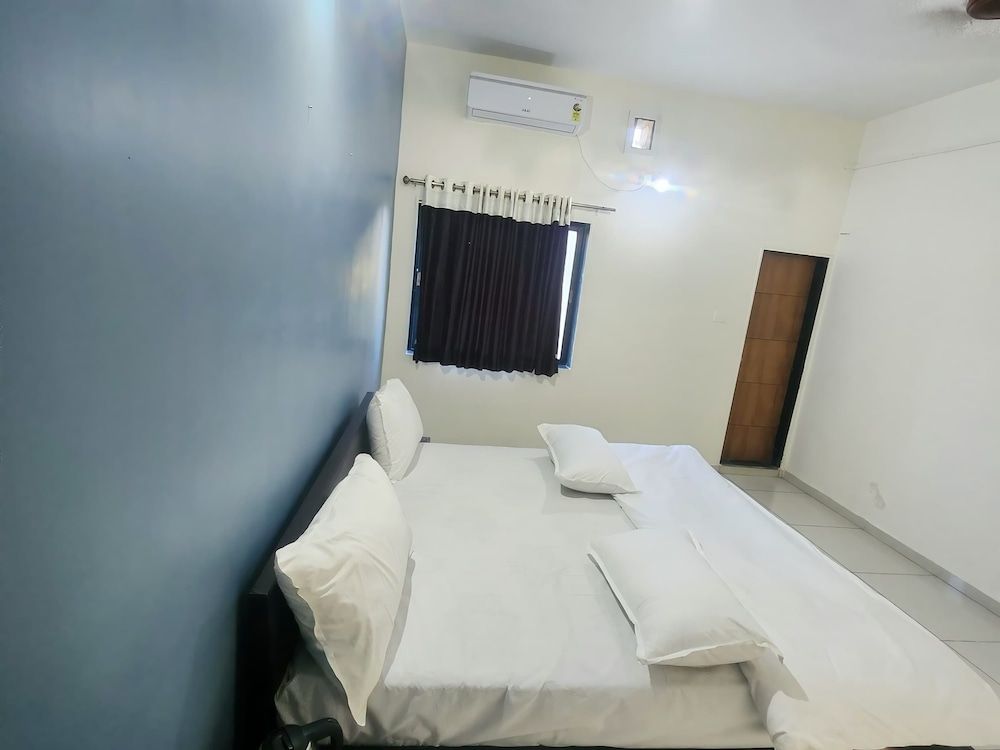 Vanbhoomi Resort Deluxe Room 7