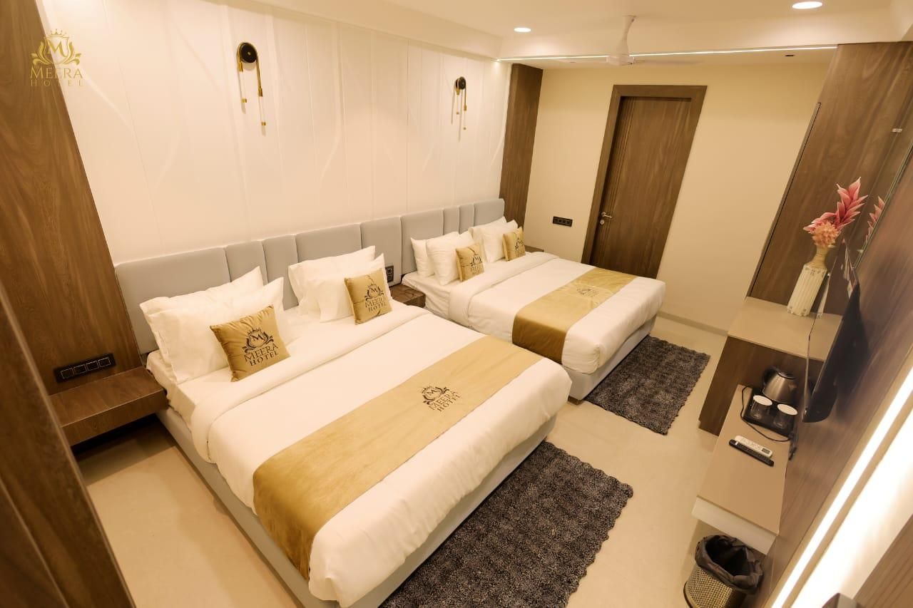 DLX Room with 2 Queen Beds