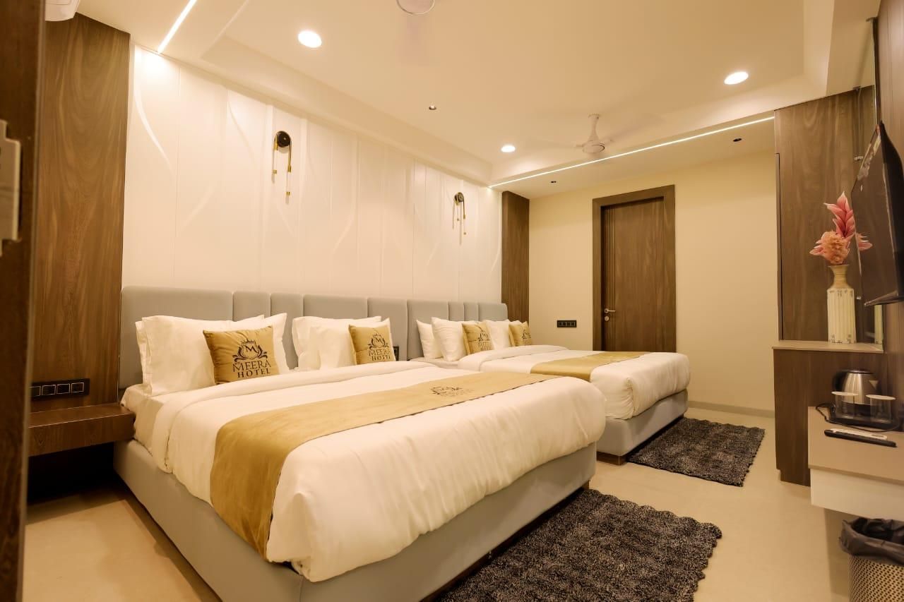DLX Room with 2 Queen Beds