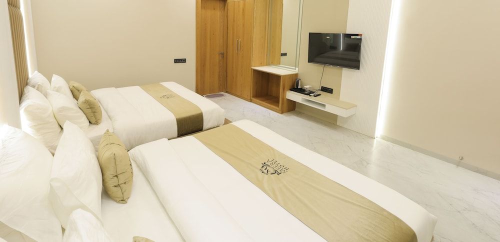 The Meera Hotel Family Quadruple Room 3