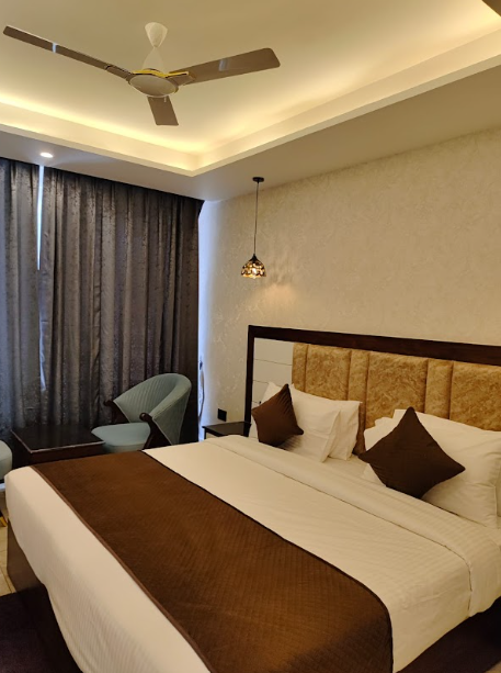 Abhilashi Inn Kasol Deluxe Room 2