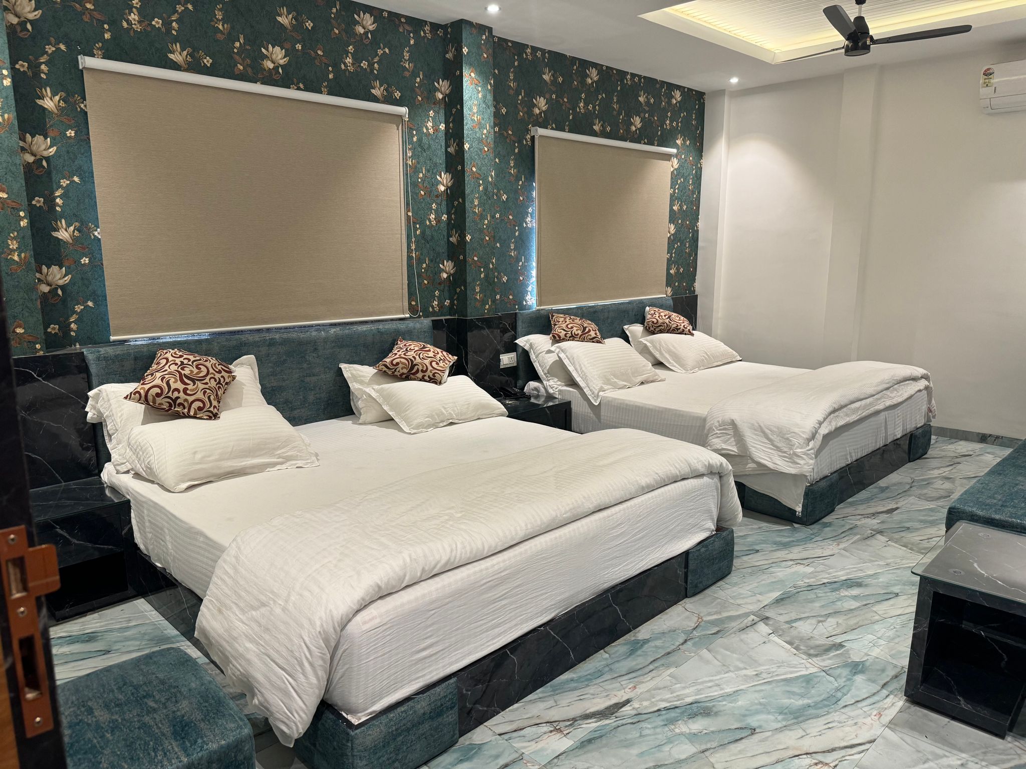 Four Bed AC Room- - 2 Double Beds