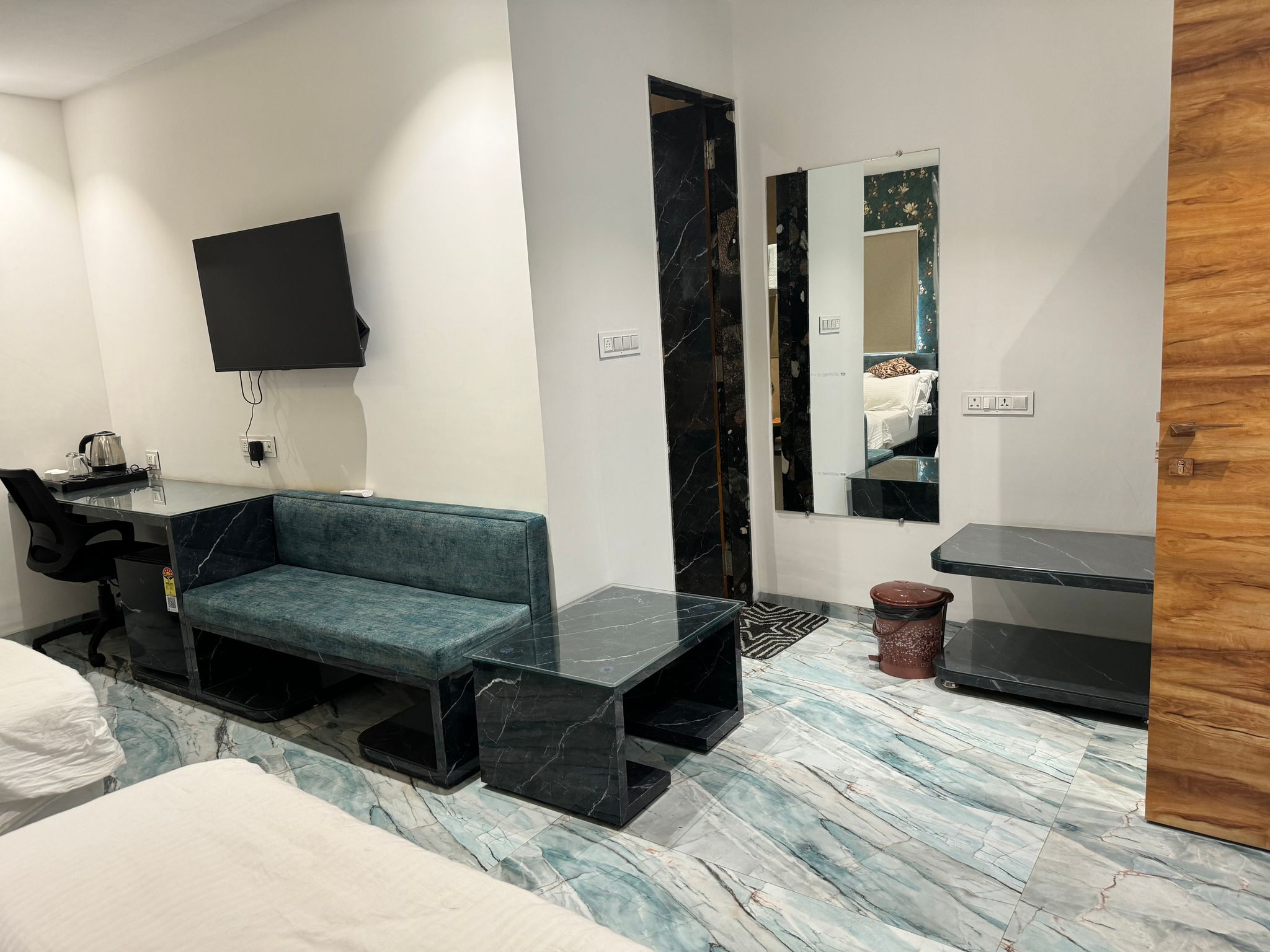 Four Bed AC Room- - 2 Double Beds