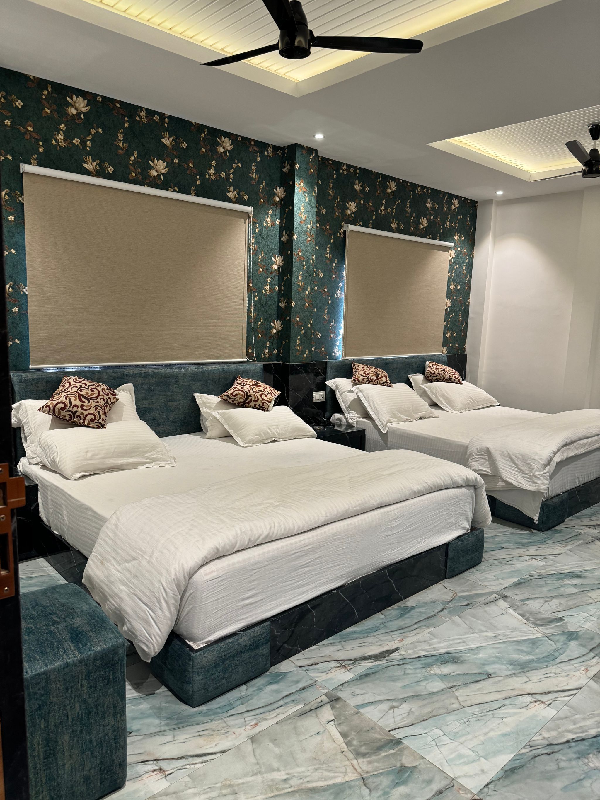 Four Bed AC Room- - 2 Double Beds