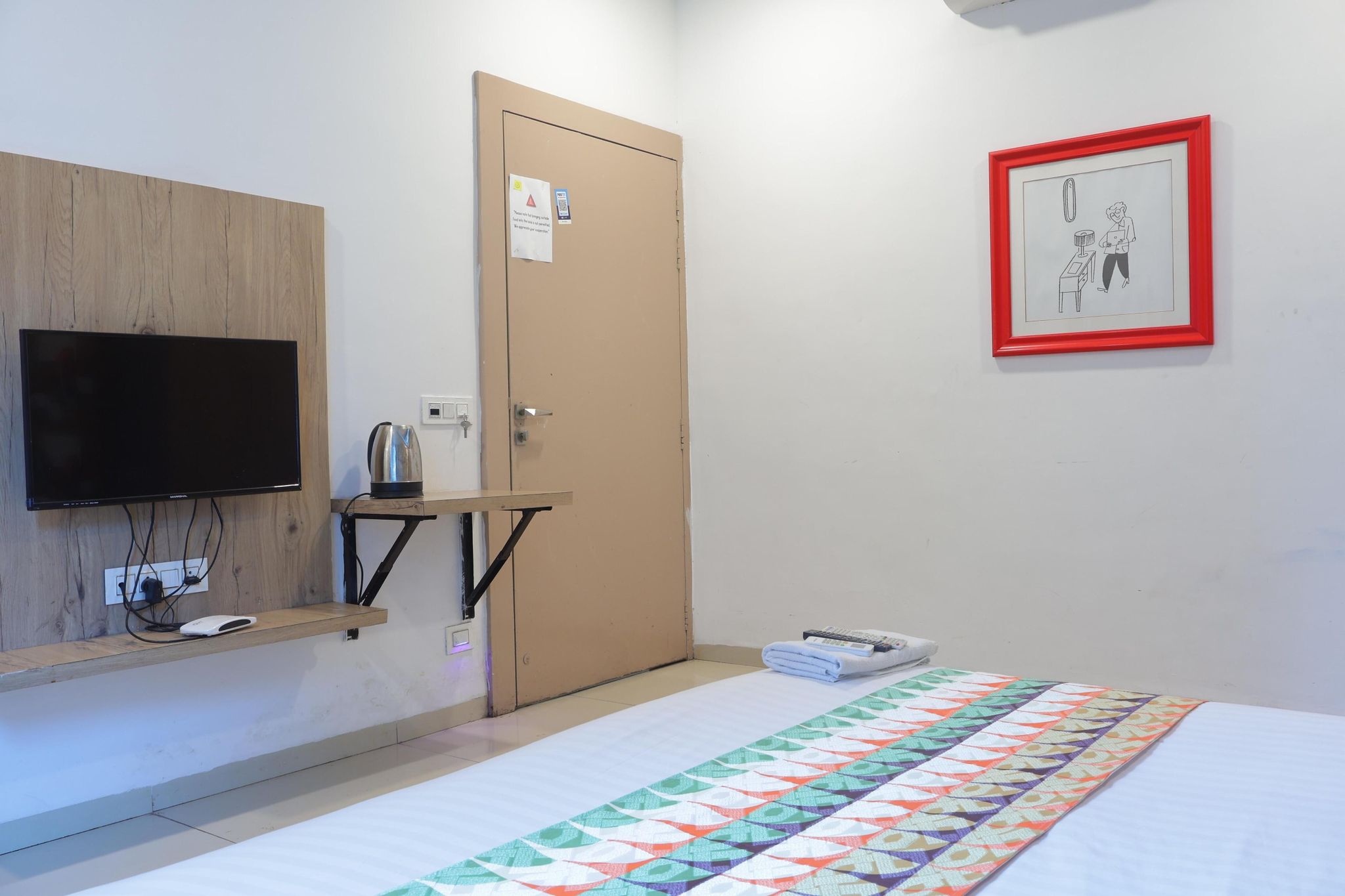 HRG desntiy Hotel Deluxe Room 11