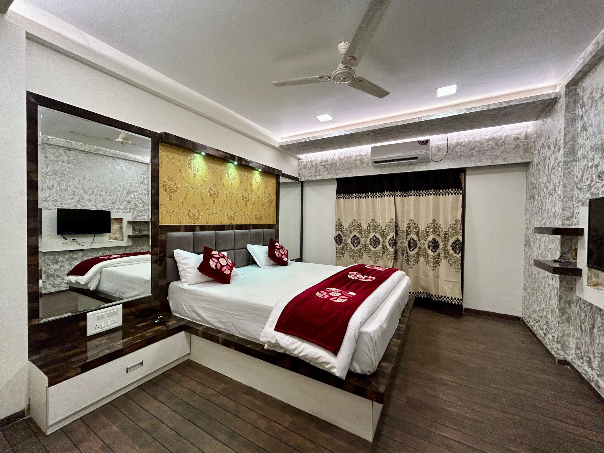 Hotel King Palace Deluxe Non AC Room