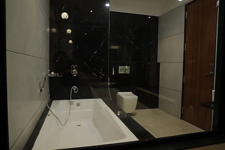 Suite Room with Bath tub