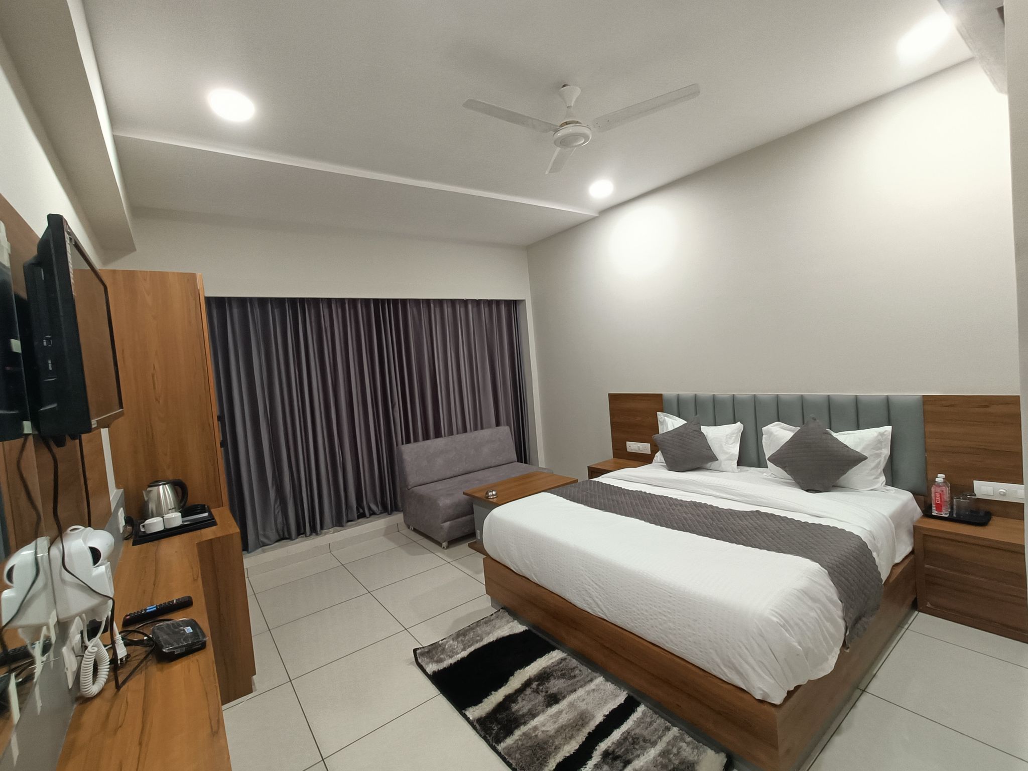 EXECUTIVE LUXURY ROOMS