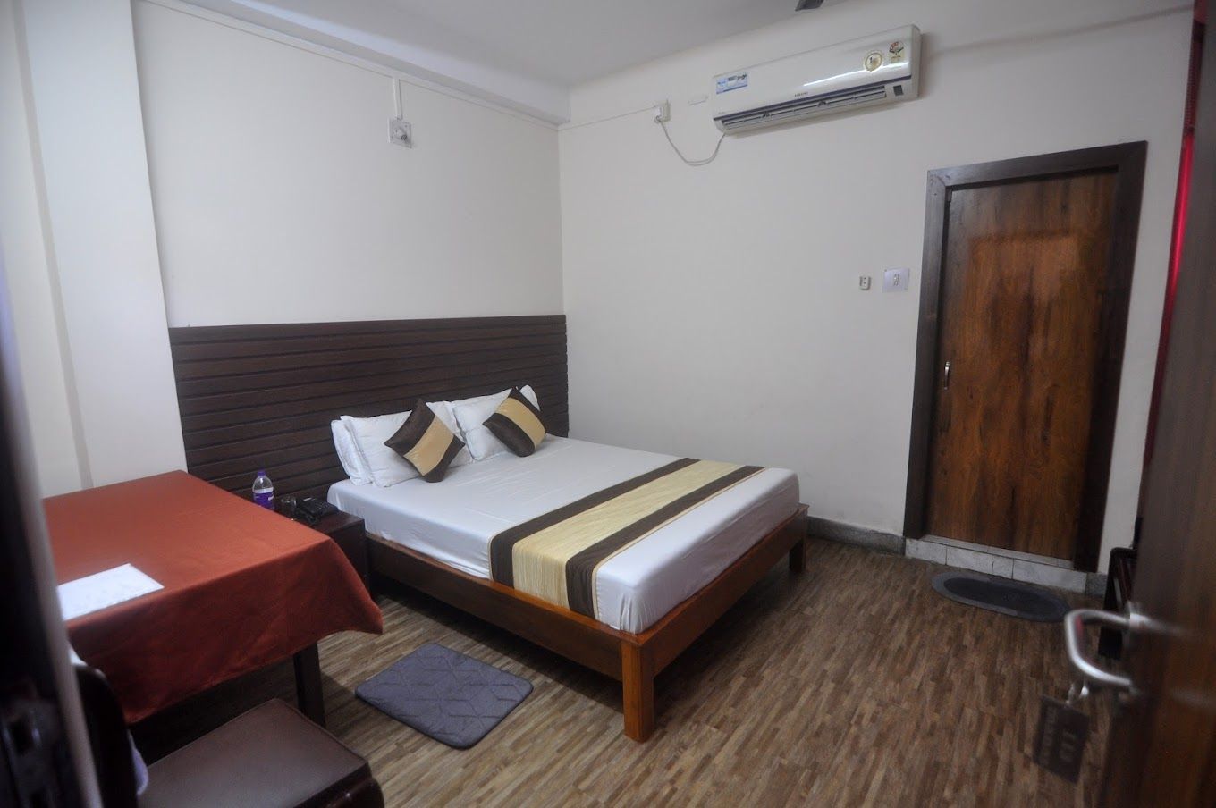 Deluxe AC Room