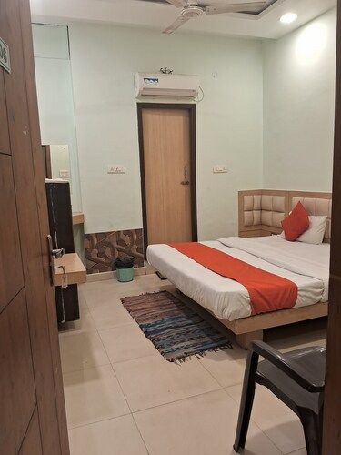 The Maharaja Palace Deluxe 6