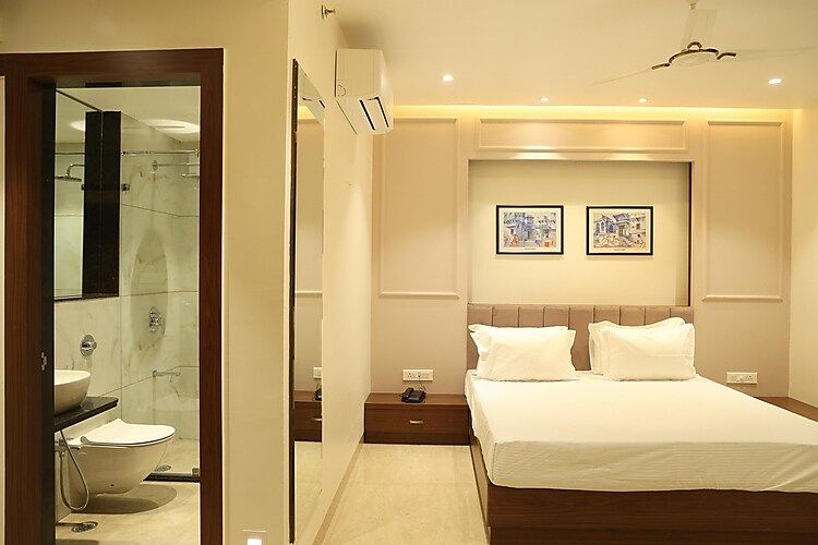 Pachranga Resort Luxury room 4
