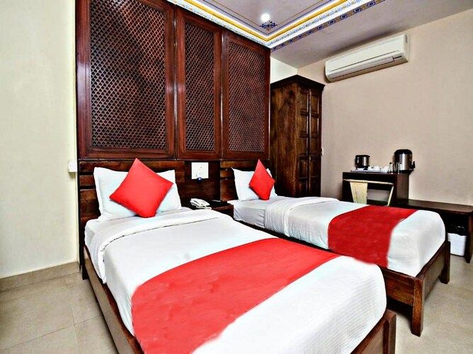 Super deluxe Twin bed