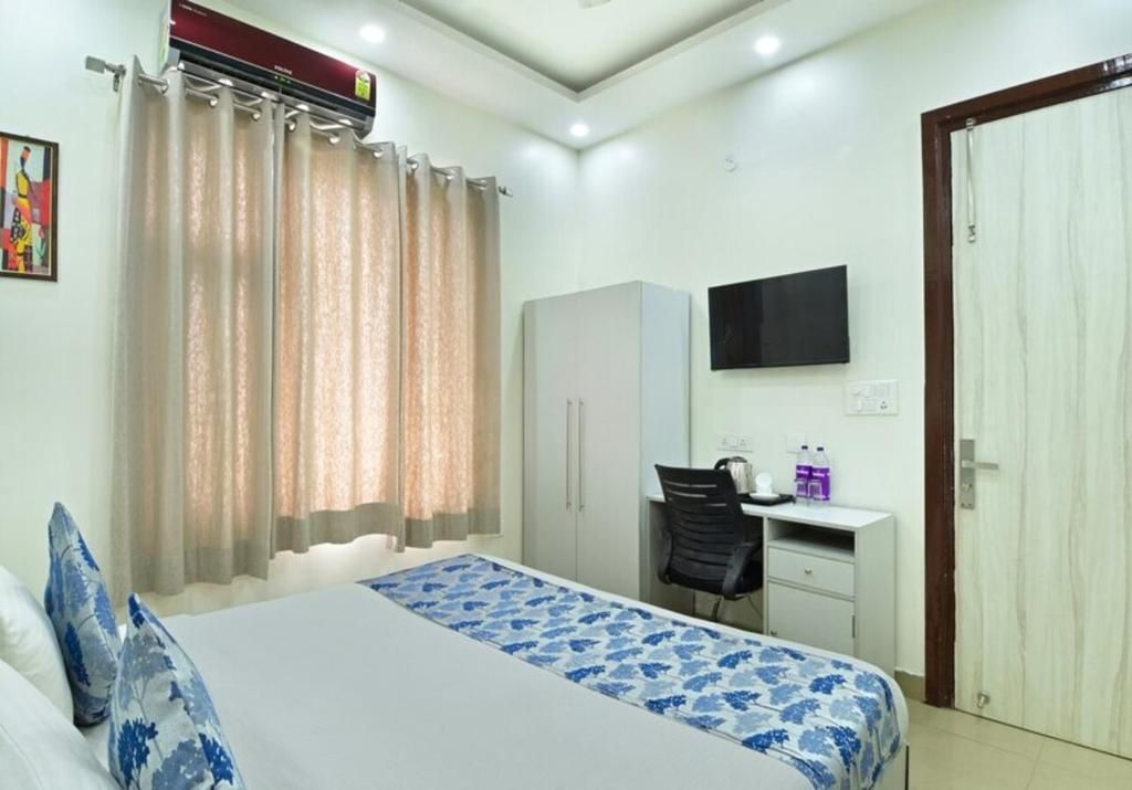 The Vertigo Deluxe Room 4