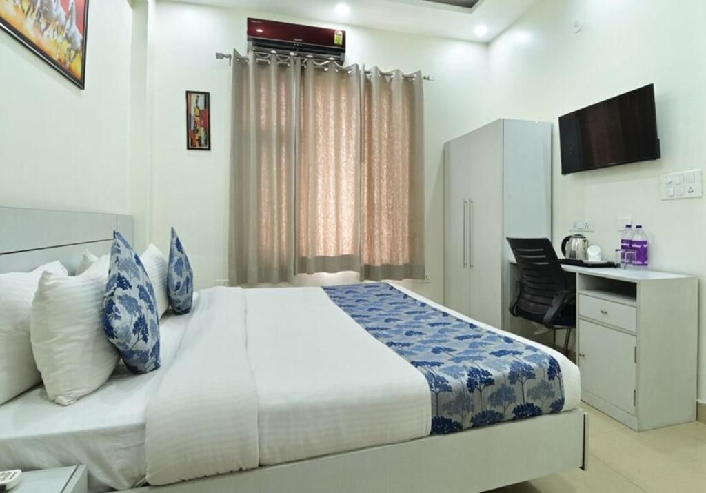 The Vertigo Deluxe Room 5