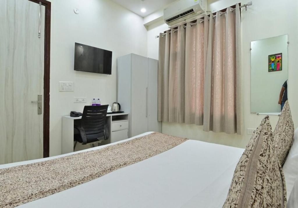 The Vertigo Deluxe Room 6