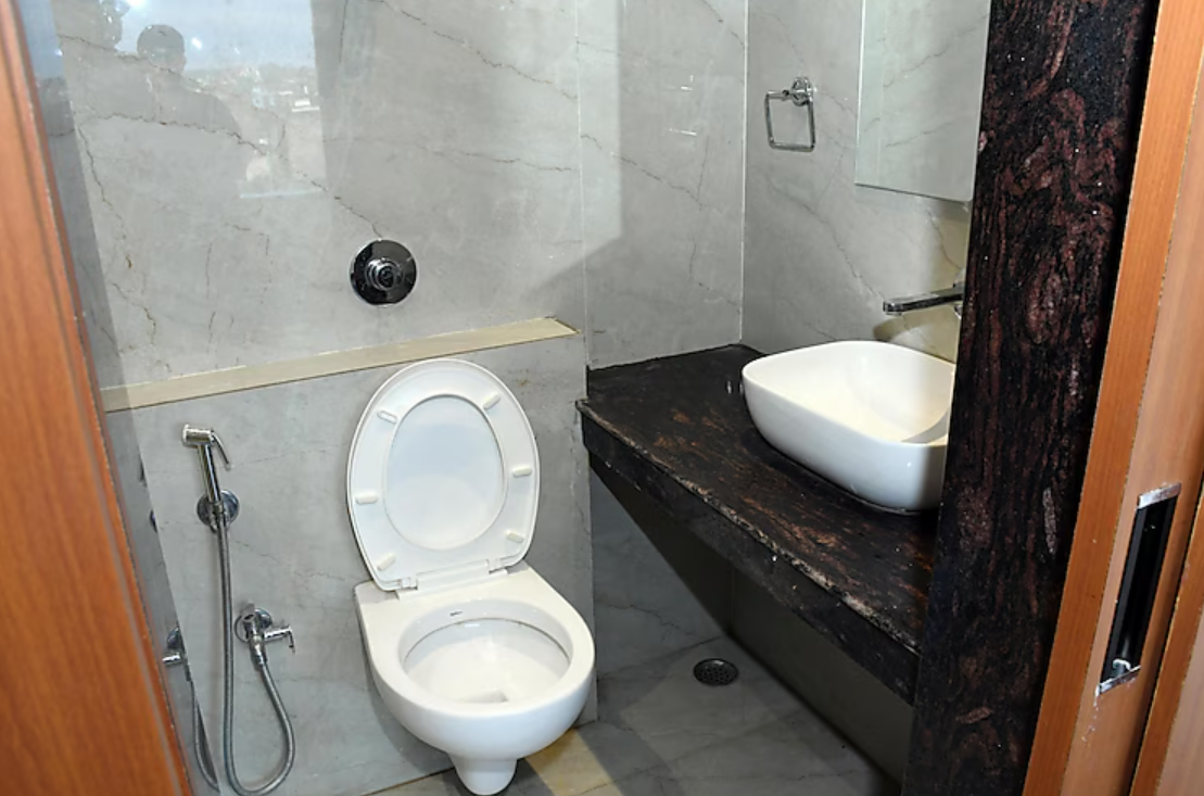 STANDARD DOUBLE BED ROOM