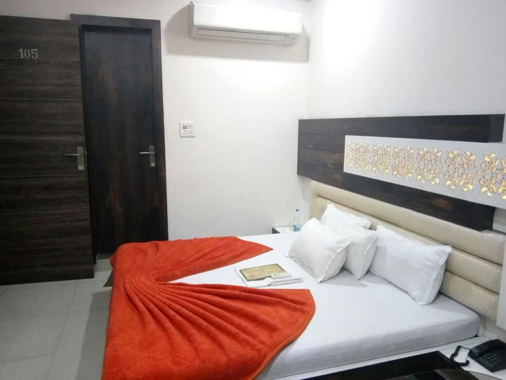 The Pride Hotel Luxury Suite 5