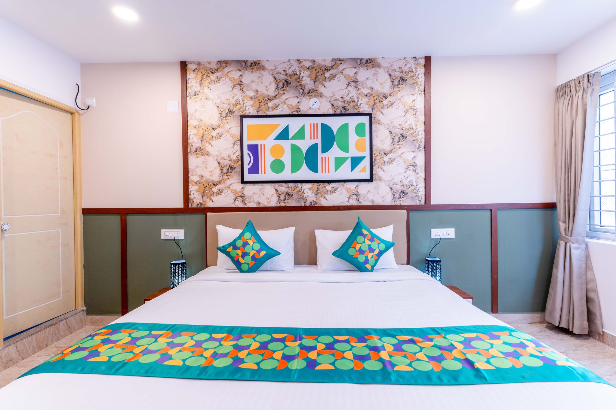 Treebo Emirates Suites Indiranagar Standard room 2
