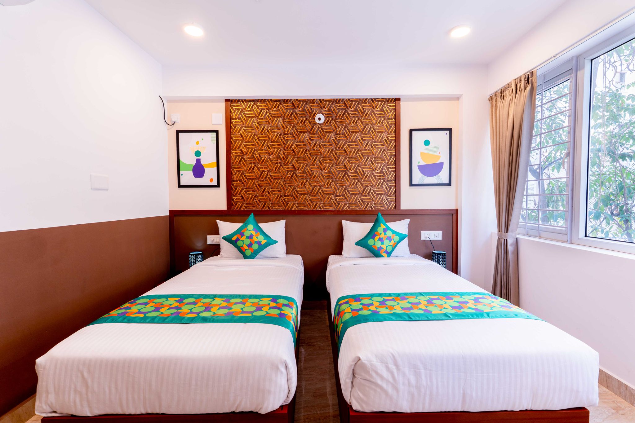 Treebo Emirates Suites Indiranagar Standard room 12
