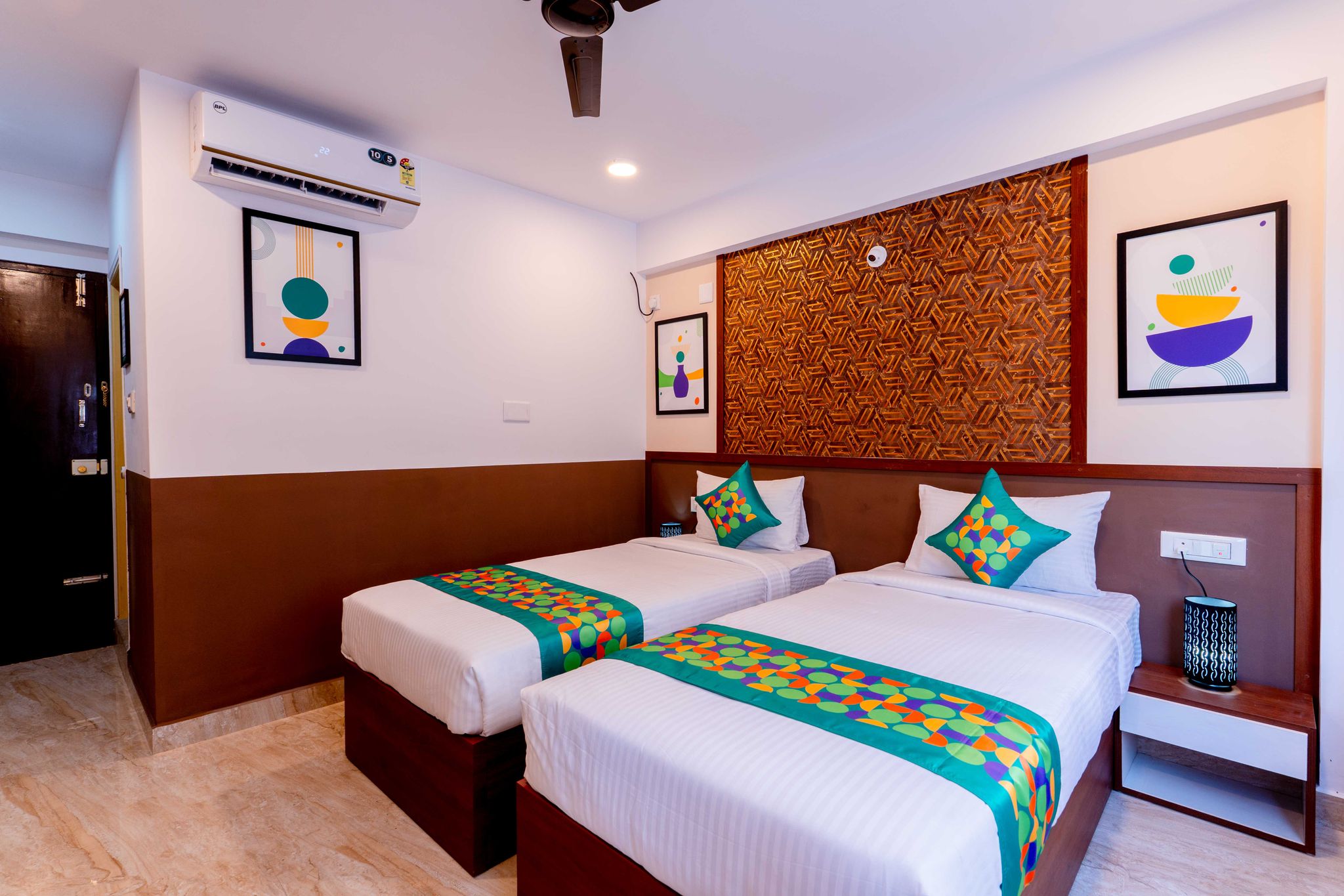 Treebo Emirates Suites Indiranagar Standard room 10