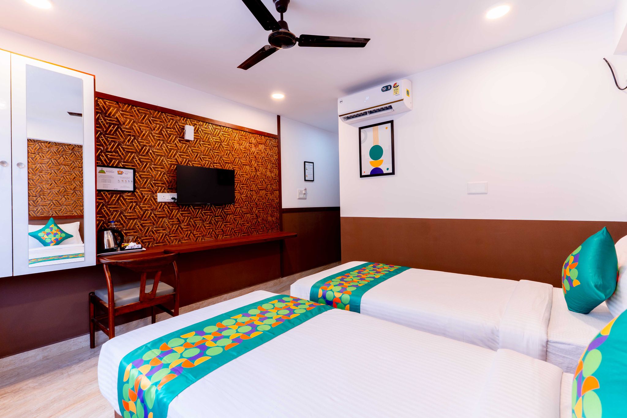 Treebo Emirates Suites Indiranagar Standard room 14