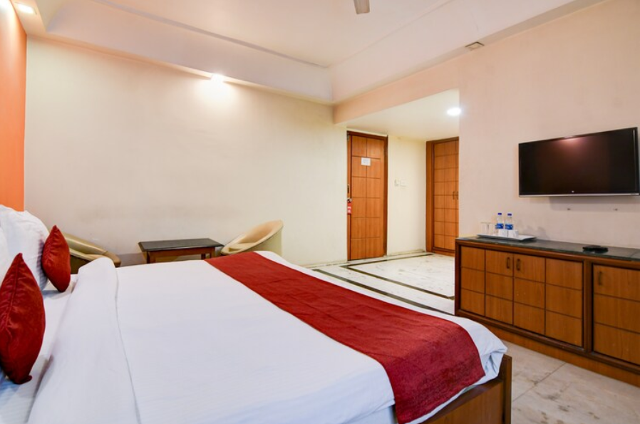 Kings Crown VIP Road Kolkata Airport Deluxe AC 2