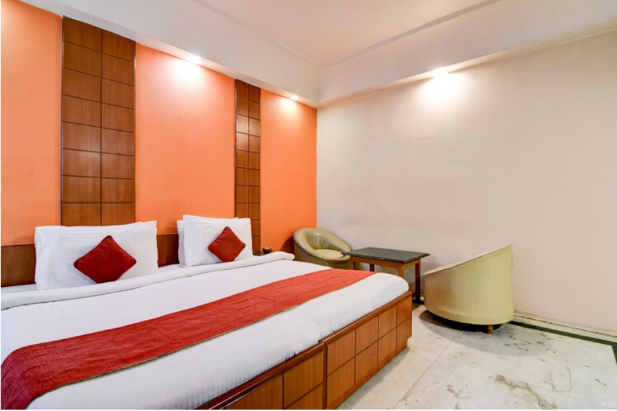 Kings Crown VIP Road Kolkata Airport Deluxe AC 4