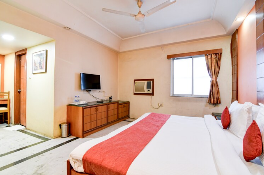 Kings Crown VIP Road Kolkata Airport Deluxe AC 3