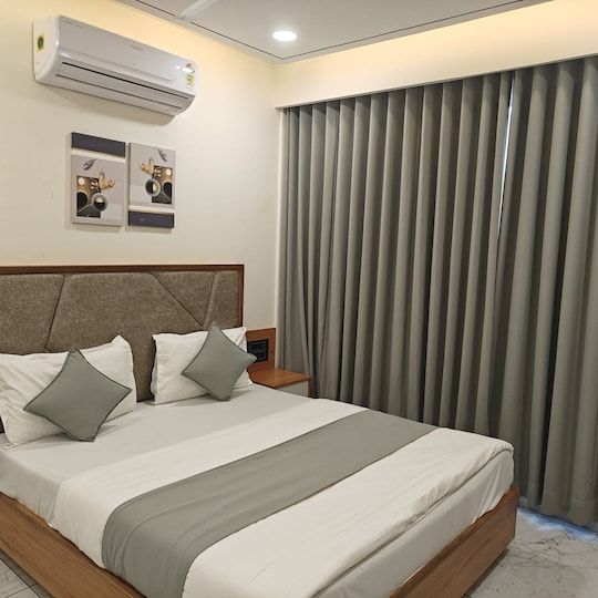 HOTEL MAPLE TREE STANDAR DELUXE  ROOM 2