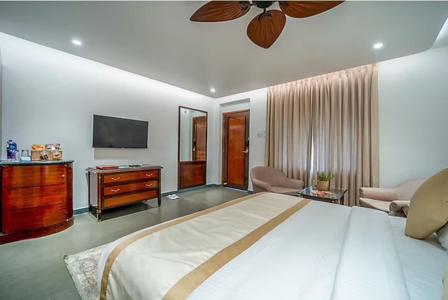 Madras Chronicle Bay Resort & Spa Pool View Room 4