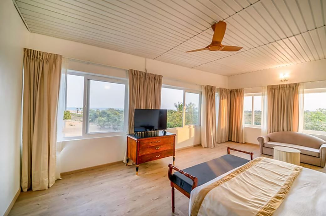 Madras Chronicle Bay Resort & Spa Suite Room 2
