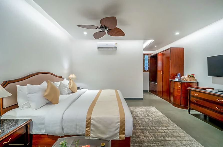 Pool View Room