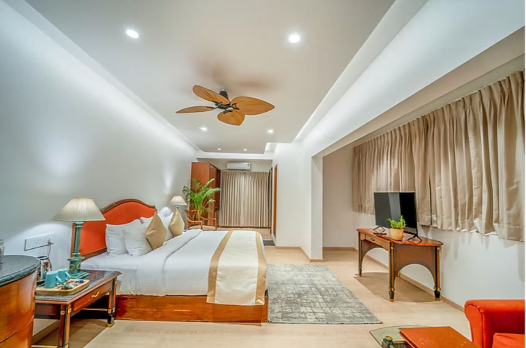 Madras Chronicle Bay Resort & Spa Suite Room 4