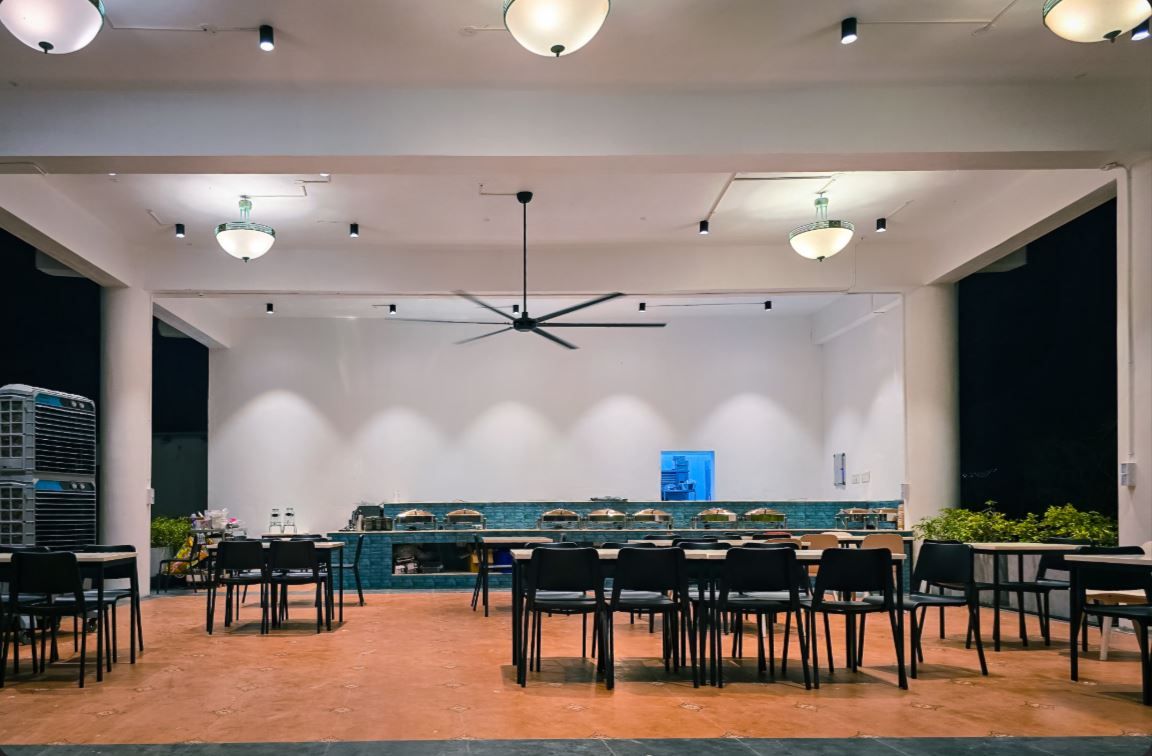 Food & Dining
