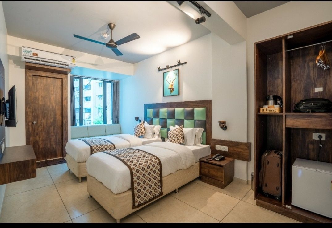 El Classico Comfort Double Bed Room ( Complimentary Hi-Speed Wi-Fi Service ) 13