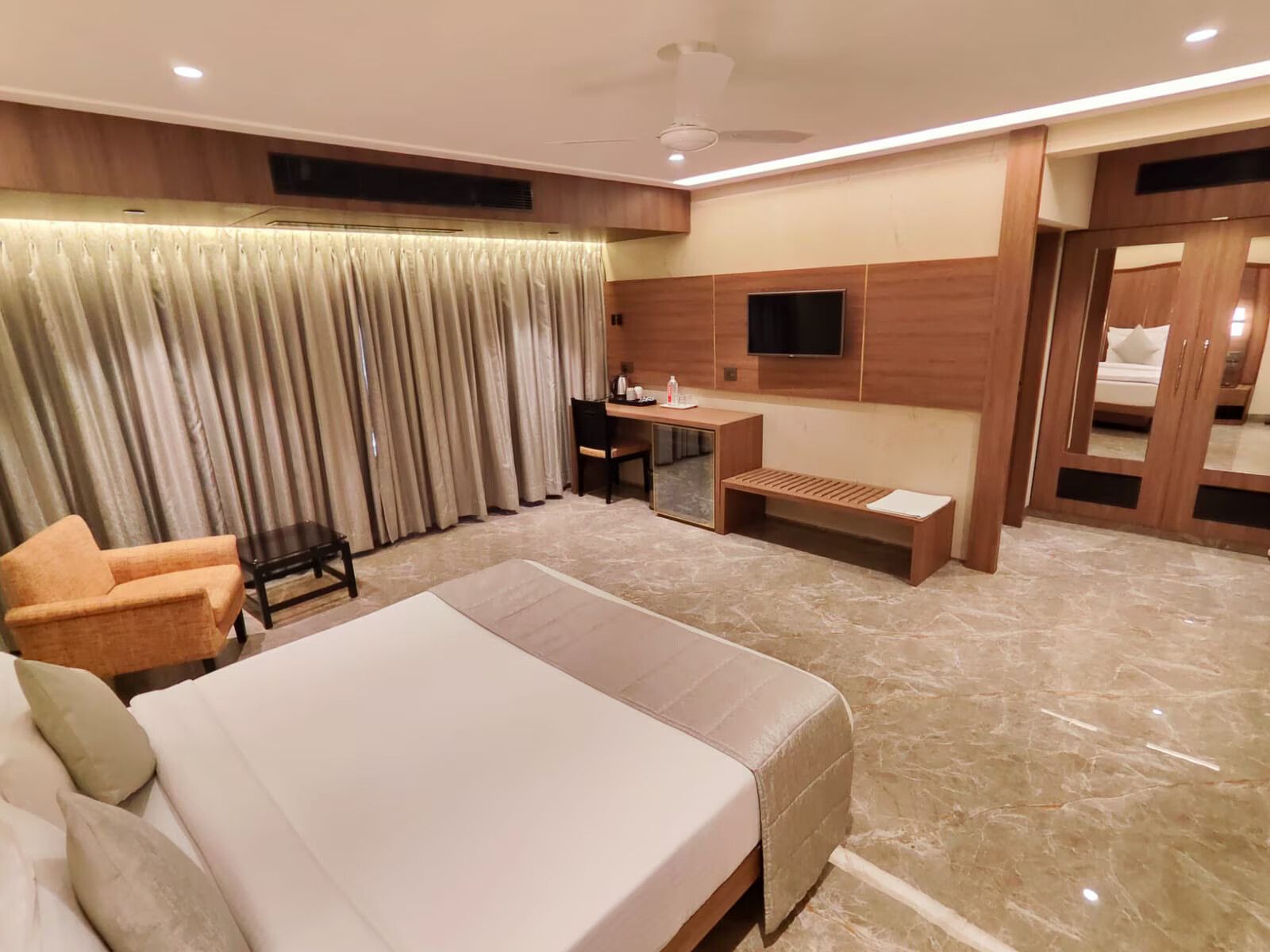Single Deluxe Room