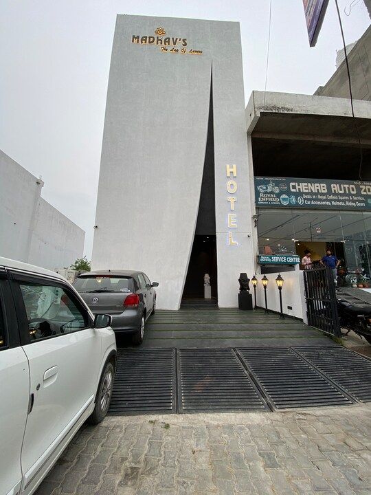 Madhav's lap of luxury