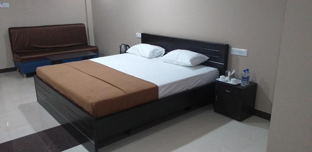 2 BHK SERVICE APPARTMENT
