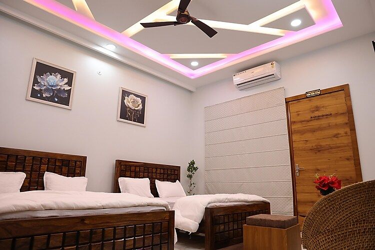 Amritam Palace A Luxury AC Home Stay LUXURY FAMILY SUITE 3