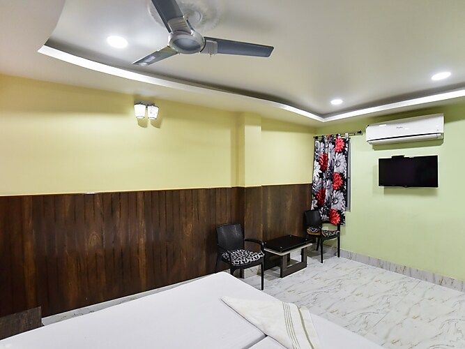 Deluxe Room AC