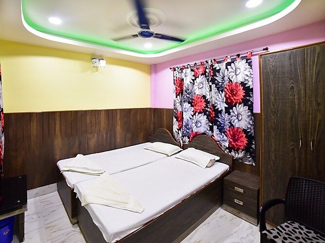 Hotel Jagdamba