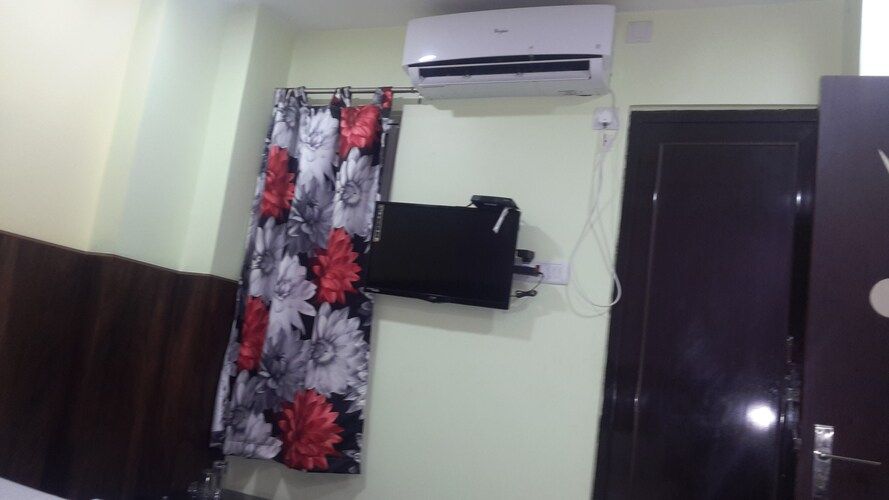 Deluxe Room AC