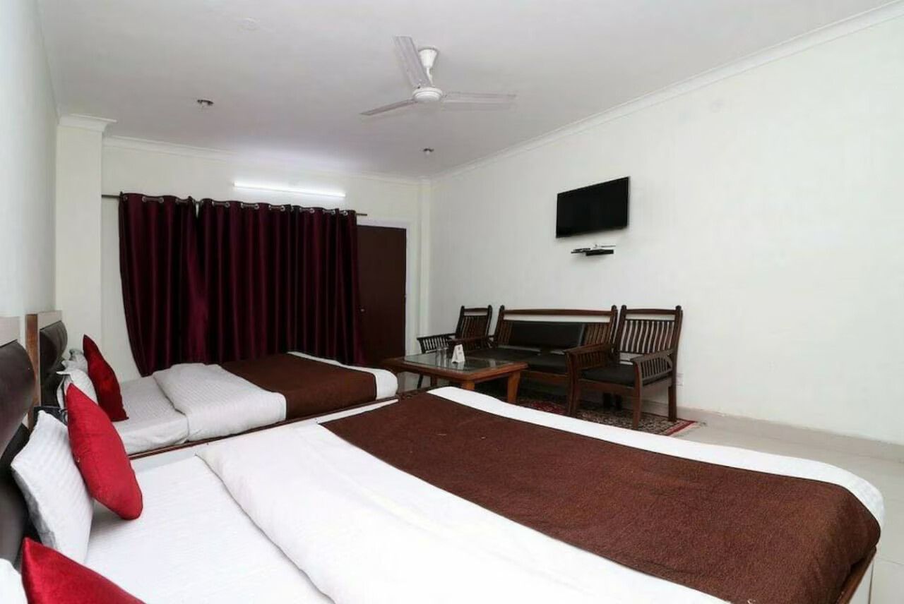 EXECUTIVE ROOM- MOUNTAIN VIEW