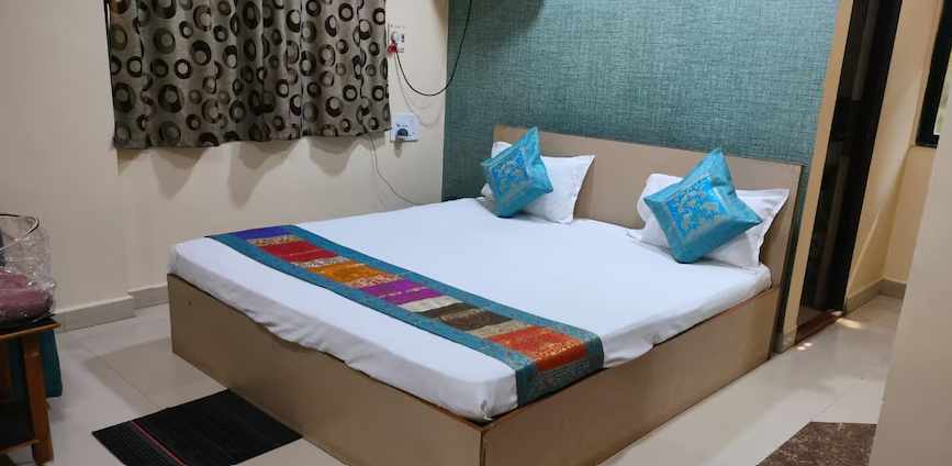 EXECUTIVE AC ROOM