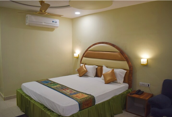 SUITE ROOM