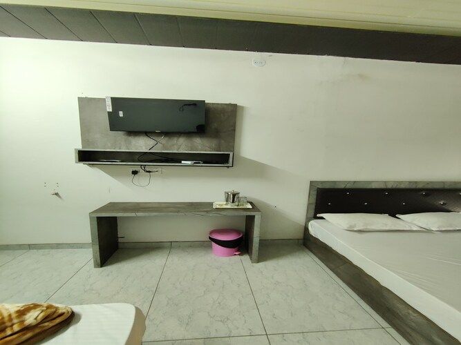 Hotel Raj Krishnam Khatushyam Ji Deluxe Double Room 10