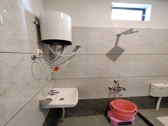 Hotel Raj Krishnam Khatushyam Ji Deluxe Double Room 7