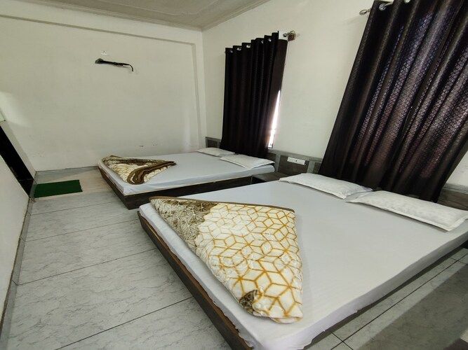 Hotel Raj Krishnam Khatushyam Ji Family Suite Room 2