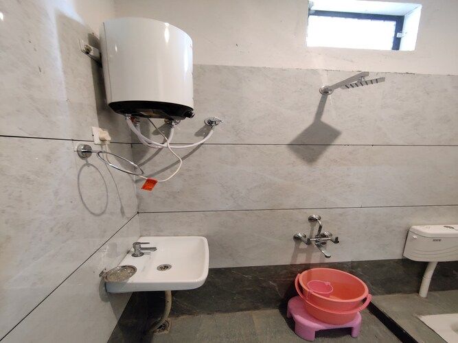 Hotel Raj Krishnam Khatushyam Ji Deluxe Triple Room 3